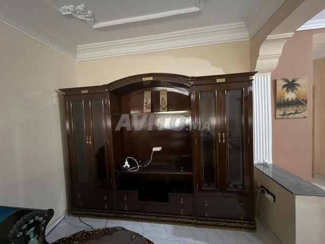واجهة عرض بحالة جيدة جداً