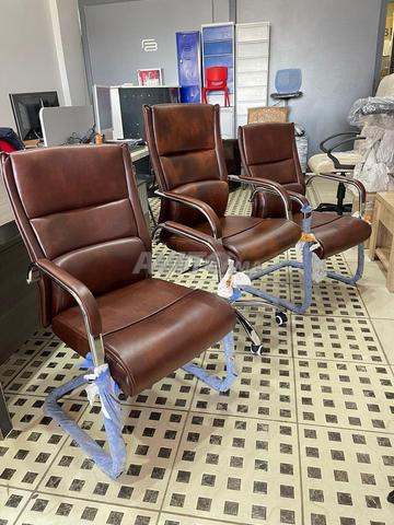 Chaises "Back" importées - 2