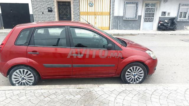Voiture Ford Fiesta 2007 essence - 2