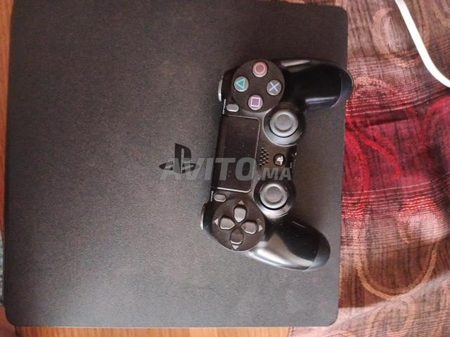 PS4 PRO بحالة ممتازة