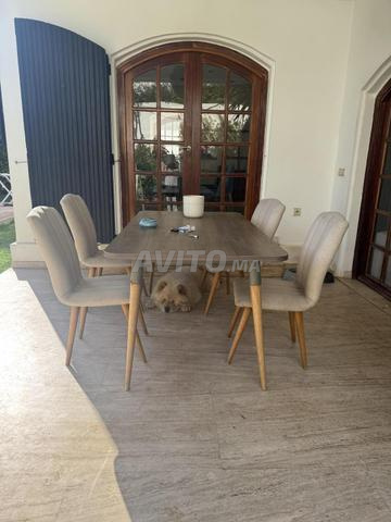 طاولة طعام فليمينز - لون الطين / بلوط و كراسي