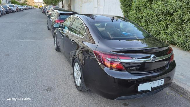 je met en vente ma voiture opel insignia 2.0l 