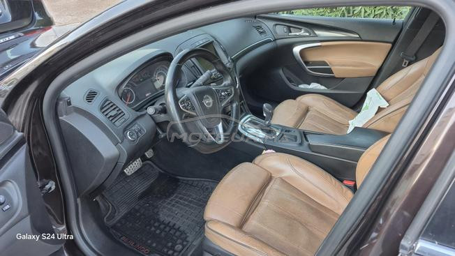 je met en vente ma voiture opel insignia 2.0l 