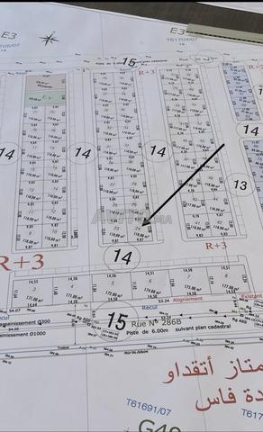 بقعة تجارية متميزة 119م بواجهتين و ثلاث طوابق
