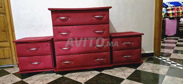 Chambre à coucher avec coiffeuses à vendre - 2