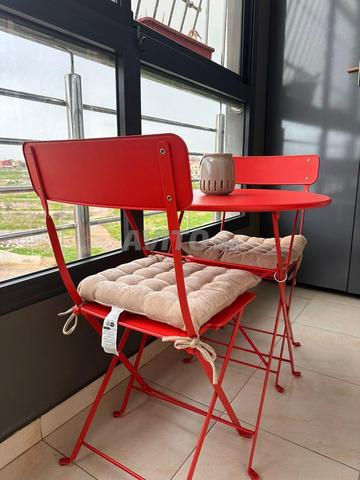 طاولة طعام خارجية