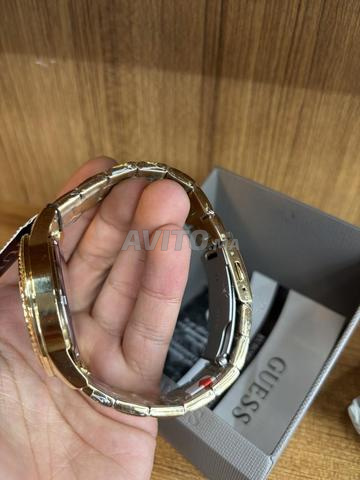 Une montre Guess U1417G2M pour hommes - 2