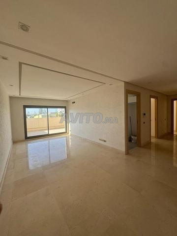 شقة واسعة مع تراس