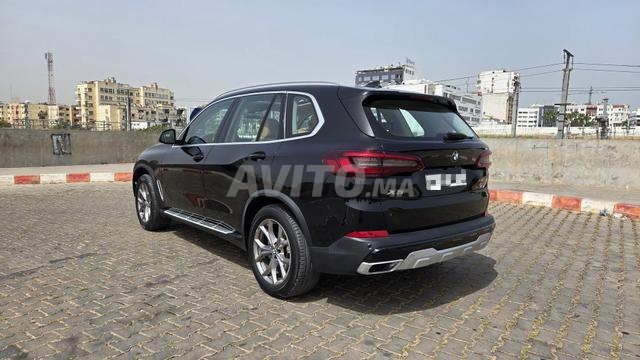 BMW X5 25d 2021 8CV مجهزة تجهيزًا جيدًا