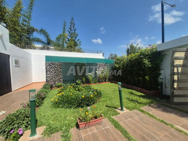 فيلا صغيرة للإيجار في السويسي