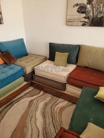 صالونات مغربية وعصرية.