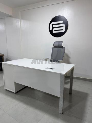 Bureau bois avec structure métallique