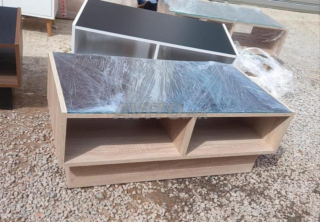 طاولة عصرية للصالون