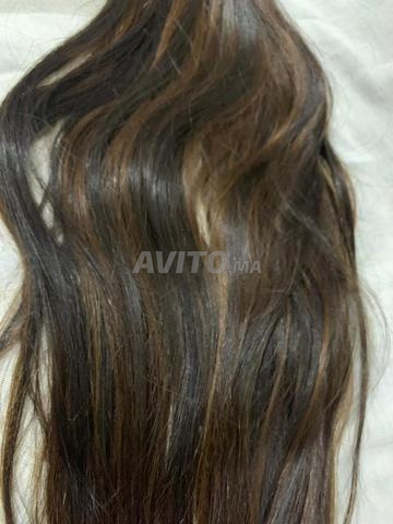 Cheveux naturels composés de 156 mèches - 2