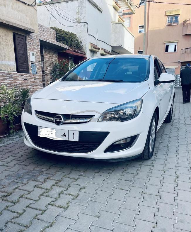 Opel Astra Diesel Automatique 2016 à Temara