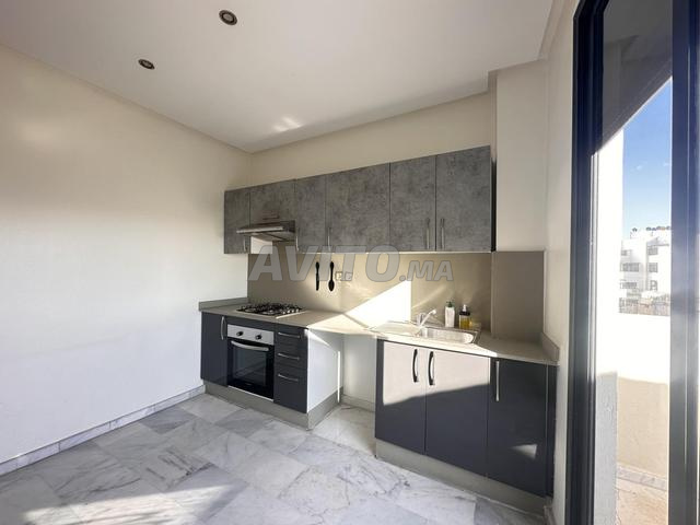 شقة جديدة للإيجار - لا فيليت - 2