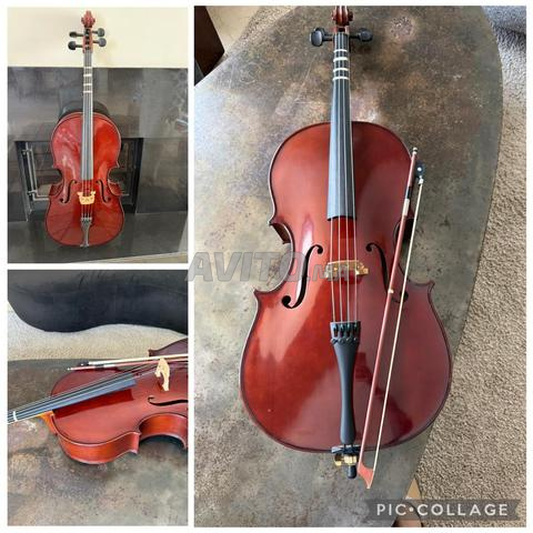 تشيلو بحالة ممتازة مع حقيبته