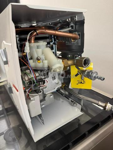 سخان ماء بوش بلا حجر 11 لتر هايدروباور