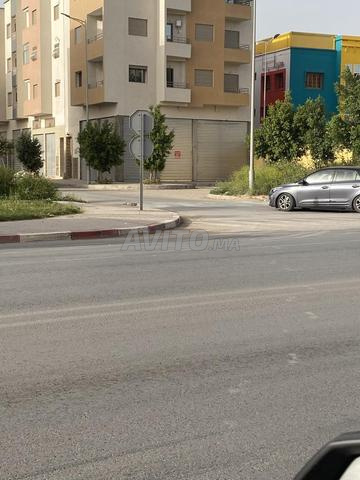 محل للبيع - 2