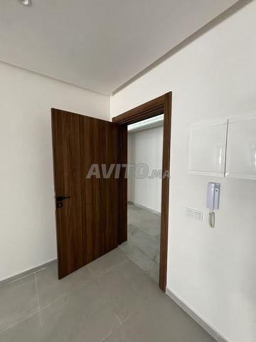 مكتب بمساحة 61 متر مربع للإيجار - 2