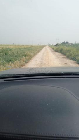 أرض فلاحية كبيرة مرسمة على بعد 25 كم من الدار البيضاء