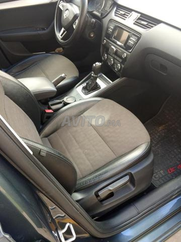 Skoda automatique 3amra 1main - 2