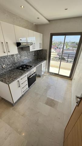 شقة جميلة في الطابق العلوي في أنوال-عبدالمؤمن للإيجار - 2