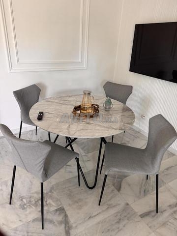 غرفة طعام و 4 كراسي