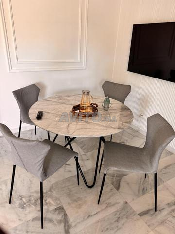 غرفة طعام و 4 كراسي - 2