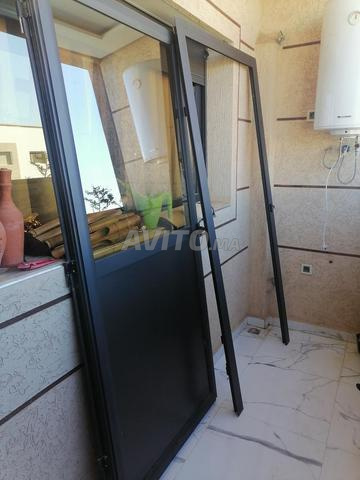 باب وإطار من الألومنيوم - 2