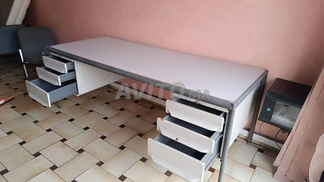 Bureau solide en très bon état - 2