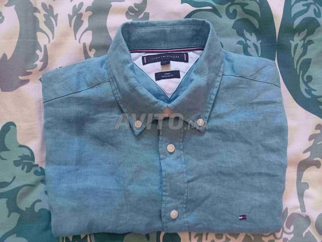 قميص تومي هيلفيغر من الكتان. - 2