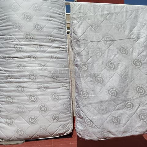 Matelas d'occasion, propre et en bon état