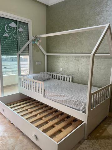 Chambre enfant en bois massif – en excellent état - 2