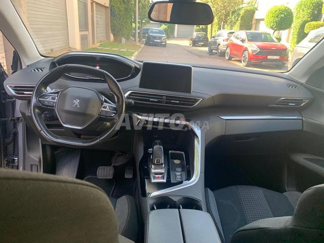 بيجو 3008 باللون الرمادي أوتوماتيكية - 2