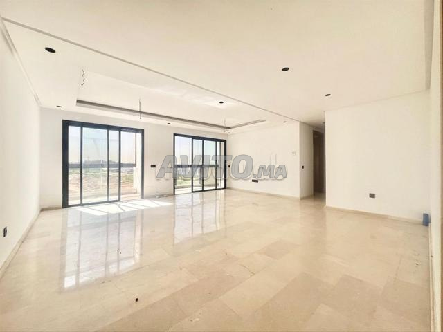 شقة رائعة في سكن آمن مع مسبح