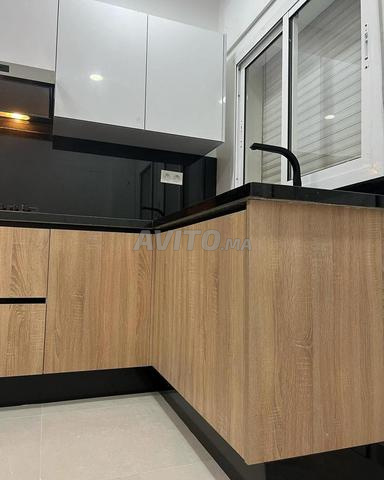 Belle cuisine avec grande capacité de rangement - 2