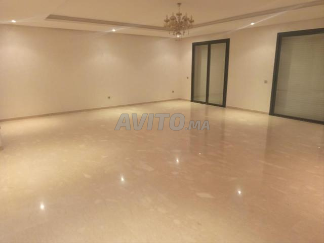 Superbe appart à louer 210 m² à Hay Riad Rabat - 2