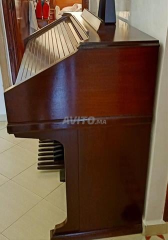Piano Eminent Solina F225 année 1971