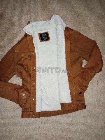 جاكيت جينز باللون البرتقالي