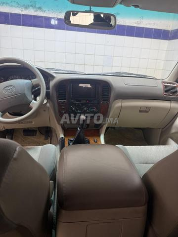 Toyota Land Cruiser - 2