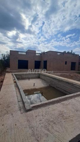 فيلا شبه مكتملة للبيع - 2