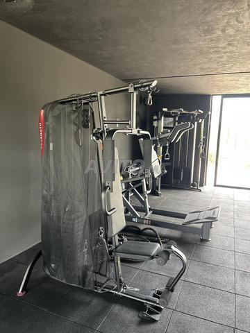 آلة رياضية متعددة الوظائف (صالة ألعاب رياضية منزلية)