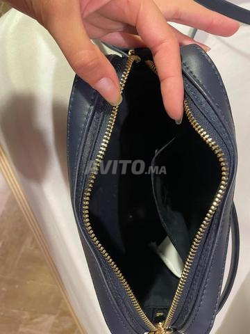 حقيبة تومي هيلفيغر أصلية جديدة – أزرق ليلي - 2