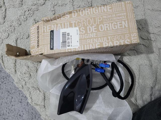 هوائي القرش رينو/داسيا - 2