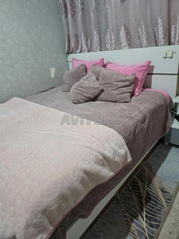 غرفة نوم لا تزال جيدة/ سرير/ ناموسية