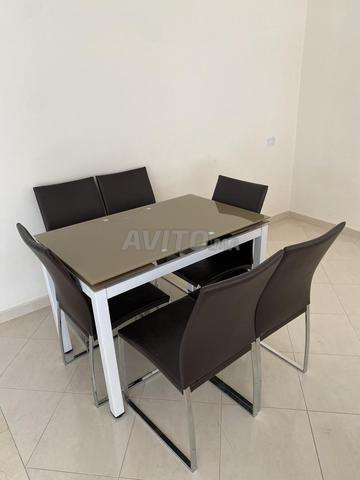 Table pour salle à manger avec 6 chaises