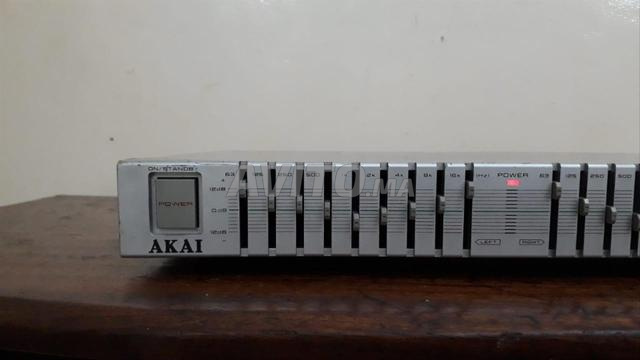 معادل الصوت AKAI العتيق - 2