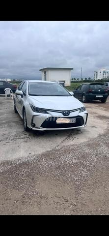 تويوتا كورولا هايبرد بحالة جيدة