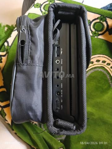 تلفزيون صغير ومشغل دي في دي صغير مع حقيبة - 2